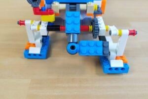 レゴブーストの四足歩行ロボットの尻尾