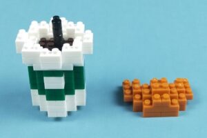 プチブロック たべもの 8 アイスコーヒー＆クロワッサン