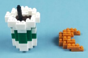 プチブロック たべもの 8 アイスコーヒー＆クロワッサン