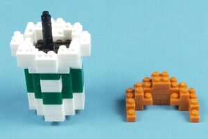 プチブロック たべもの 8 アイスコーヒー＆クロワッサン