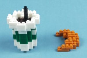 プチブロック たべもの 8 アイスコーヒー＆クロワッサン