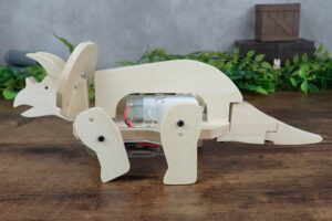 歩くトリケラトプス工作セット